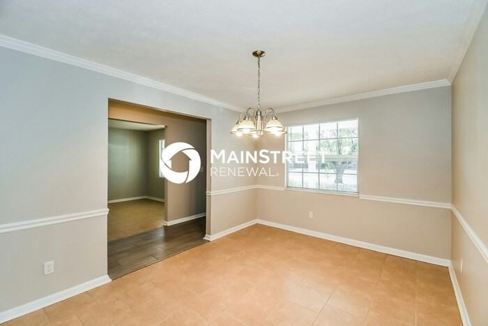 1113 Grove Park Drive South - Photo 3 of 16