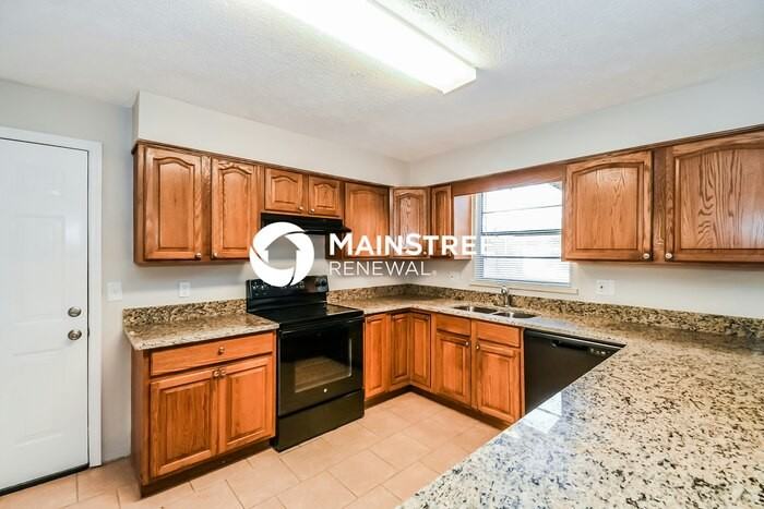 1113 Grove Park Drive South - Photo 5 of 16