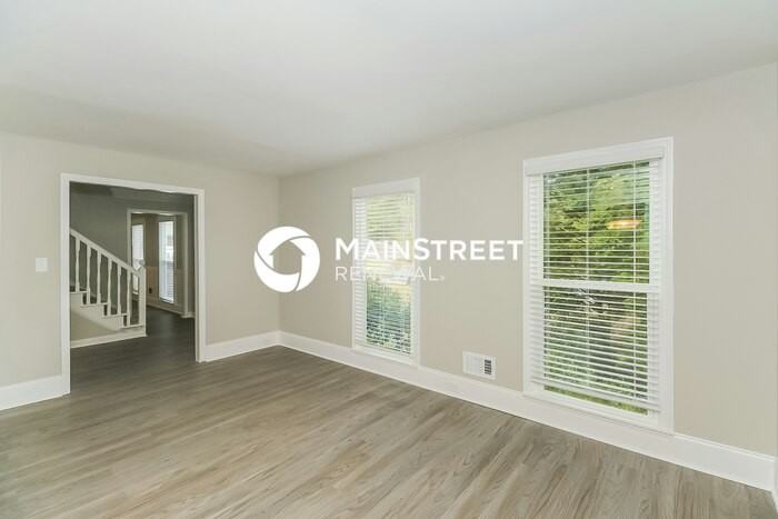 5501 Reynard Trail - Photo 3 of 18