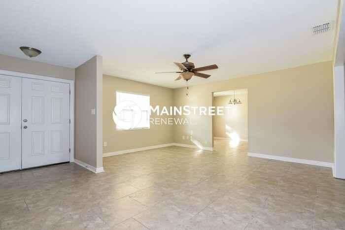 510 Lisa Ln - Photo 3 of 15