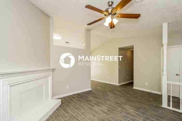 10416 Larrack Court - Photo 4 of 16