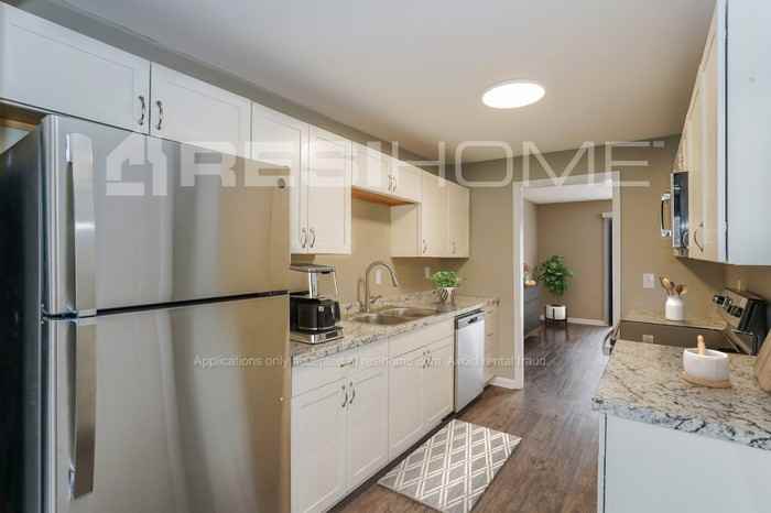 413 Raintree Pl - Photo 2 of 18