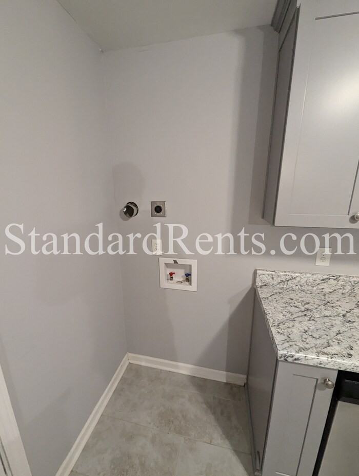 694 Bellemeade Dr Sw #B - Photo 6 of 10