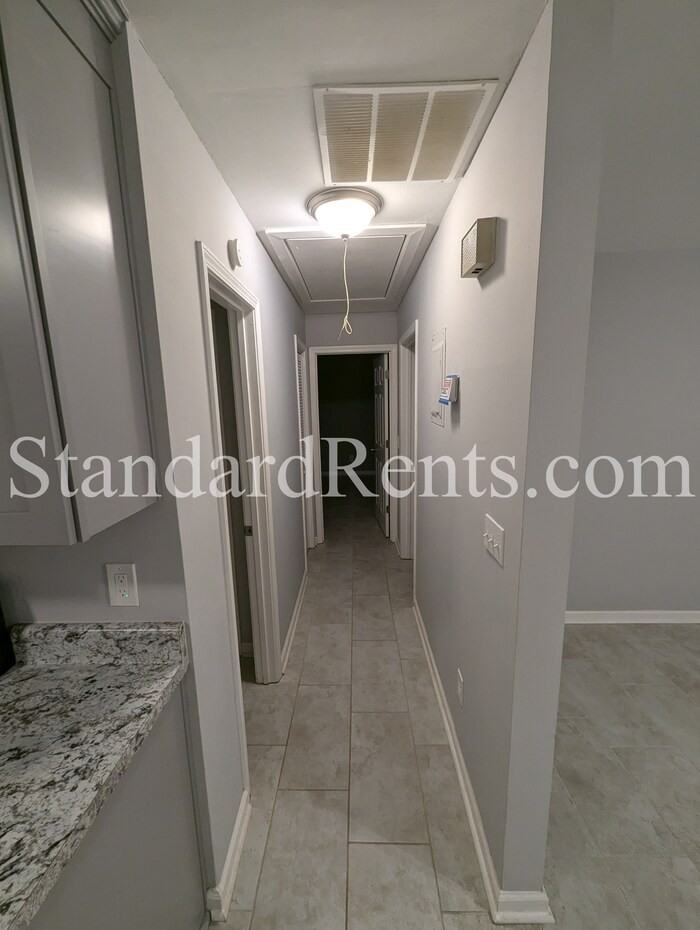 694 Bellemeade Dr Sw #B - Photo 7 of 10