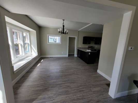 724 S Burdick St - Photo 5 of 11