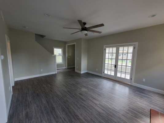 724 S Burdick St - Photo 7 of 11