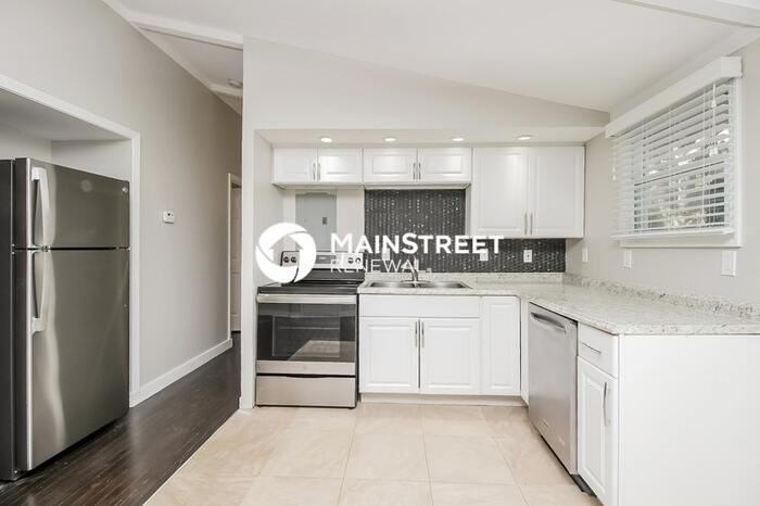 5700 N Highland Ave - Photo 6 of 16