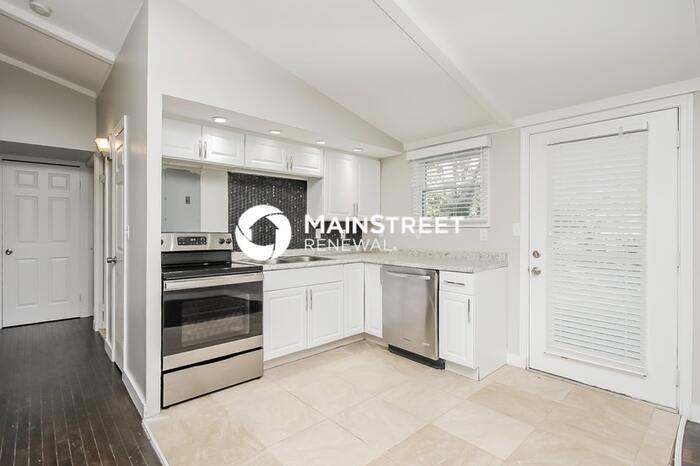 5700 N Highland Ave - Photo 7 of 16