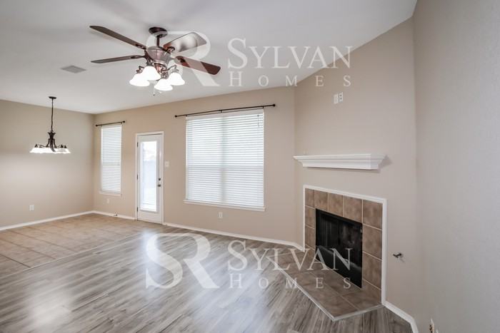 4805 Carrotwood Dr - Photo 3 of 15