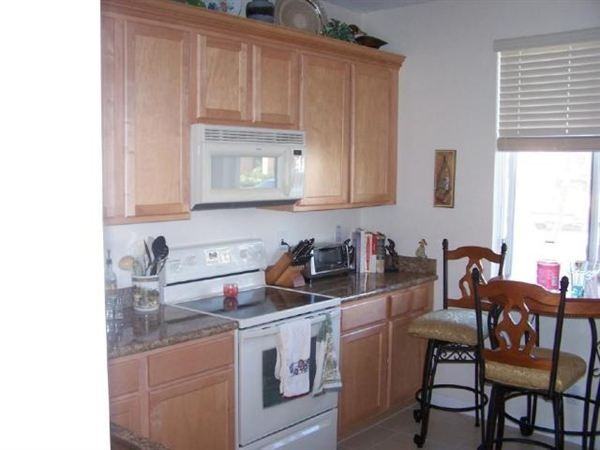 3010 N Evergreen Cir - Photo 2 of 6