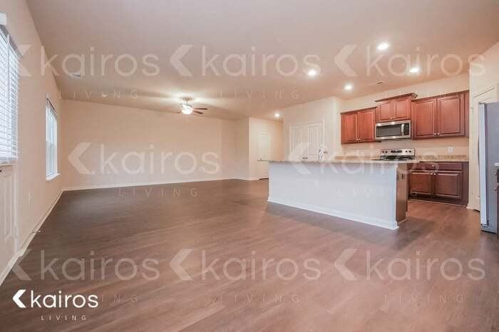 1037 Pilgrim Ln - Photo 5 of 18