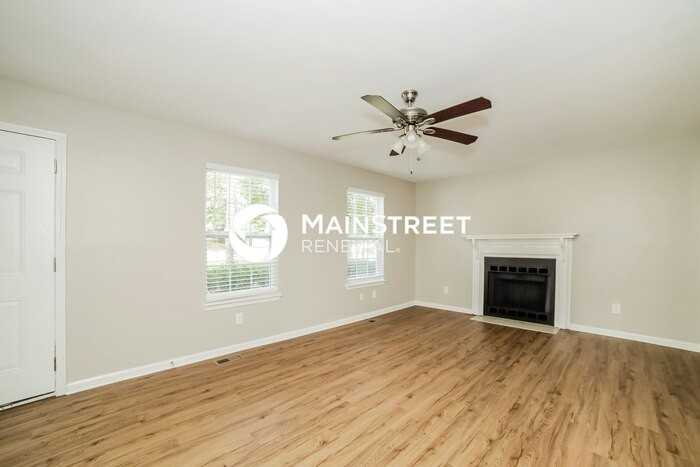 117 Mayflower Cir - Photo 3 of 17