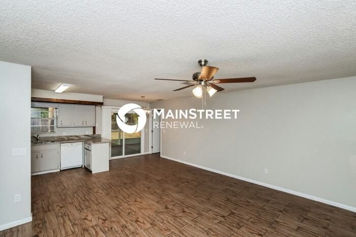 461 Truvall Street Southwest - Photo 2 of 15