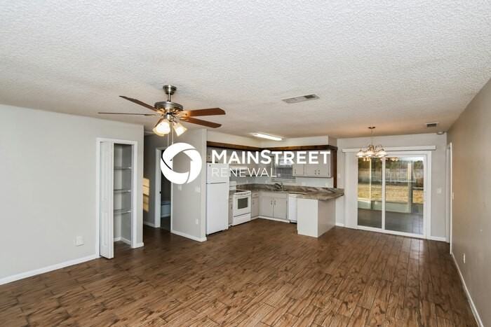 461 Truvall Street Southwest - Photo 3 of 15