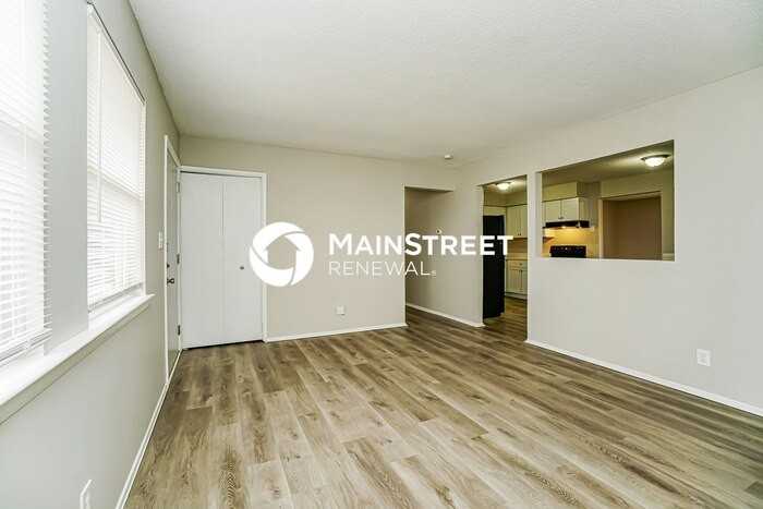 5262 Hacket Dr - Photo 3 of 16