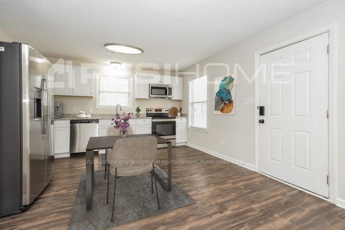 608 Sun Cir - Photo 4 of 17