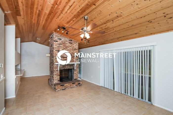 524 Commodore Avenue Northwest - Photo 3 of 16