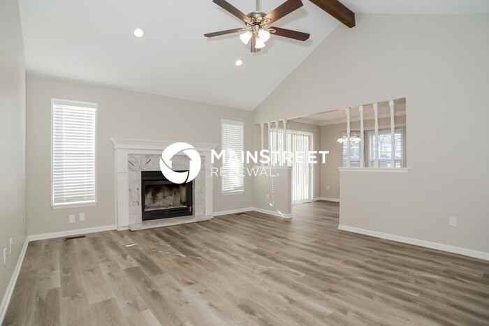 708 Southeast Shamrock Lane - Photo 3 of 17