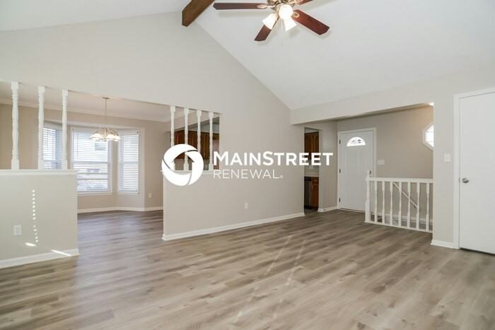 708 Southeast Shamrock Lane - Photo 4 of 17