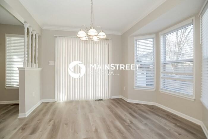 708 Southeast Shamrock Lane - Photo 5 of 17