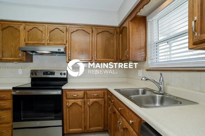 708 Southeast Shamrock Lane - Photo 7 of 17