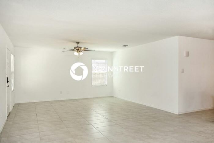 3152 Crestone Dr - Photo 3 of 16