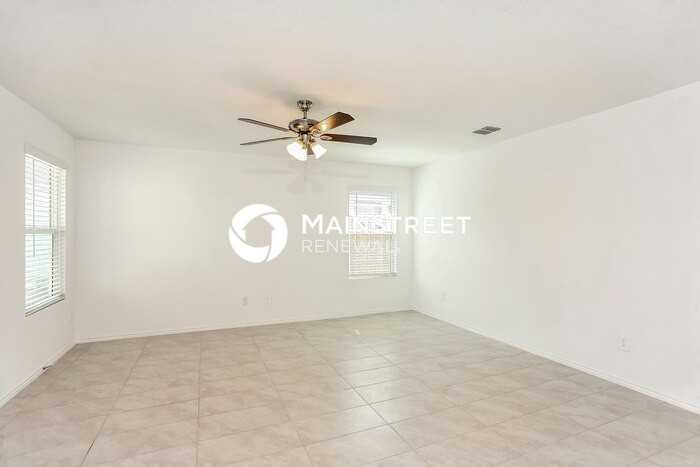 3152 Crestone Dr - Photo 4 of 16