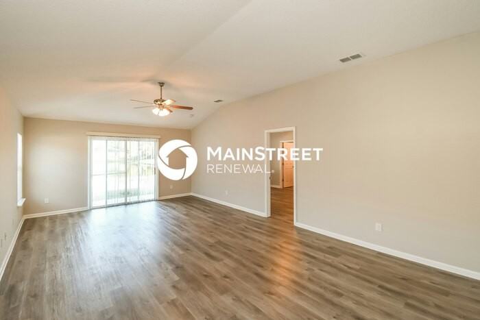 5656 Village Pond Cir - Photo 3 of 16