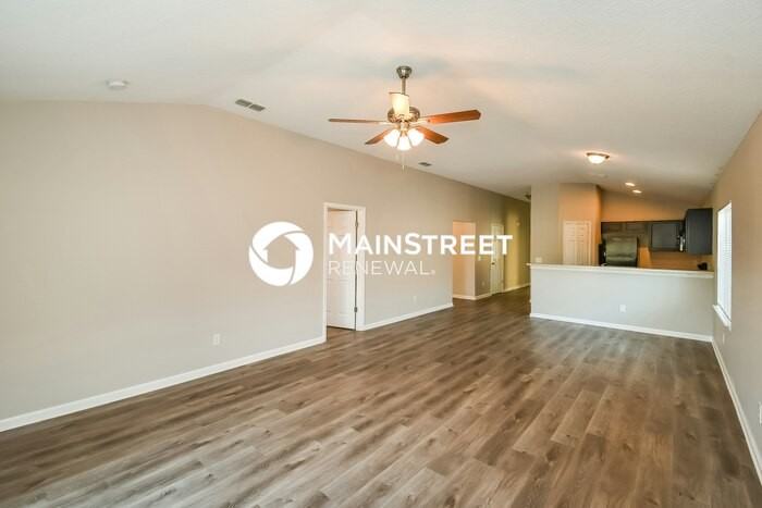 5656 Village Pond Cir - Photo 5 of 16