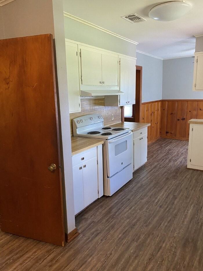 1501 W 32nd Ave - Photo 3 of 9