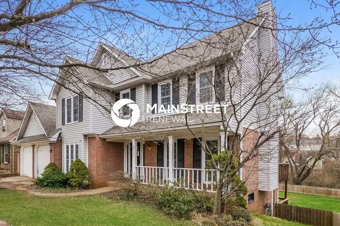 8410 Hurstbourne Woods Place - Photo 2 of 18