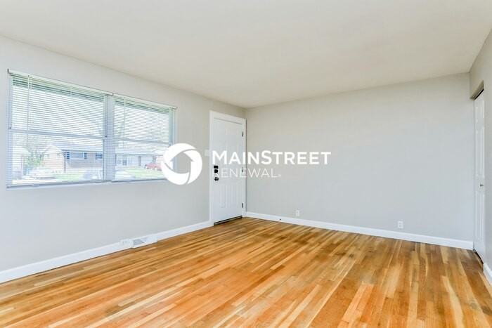 10310 Monarch Dr - Photo 3 of 17