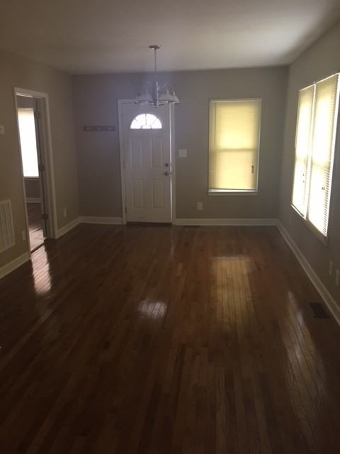 103 Hillcrest Dr - Photo 2 of 3