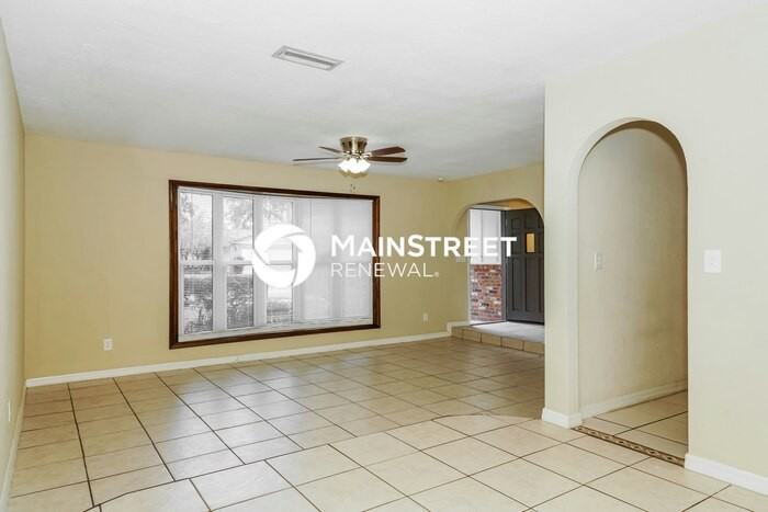 208 Brittany Ave - Photo 3 of 16