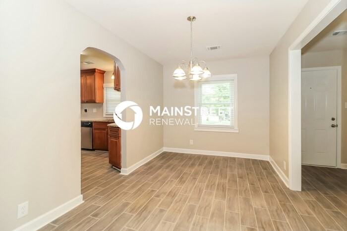 1927 Addison Road Northeast - Photo 5 of 16