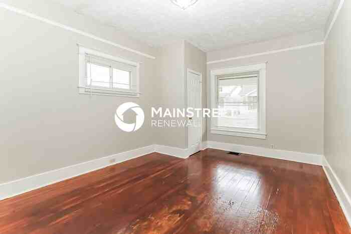 1714 W Hill St - Photo 5 of 16