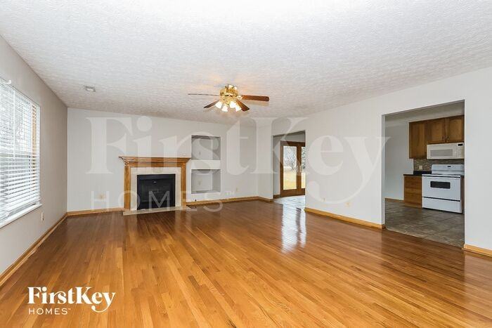 3053 Kings Realm Avenue - Photo 3 of 15