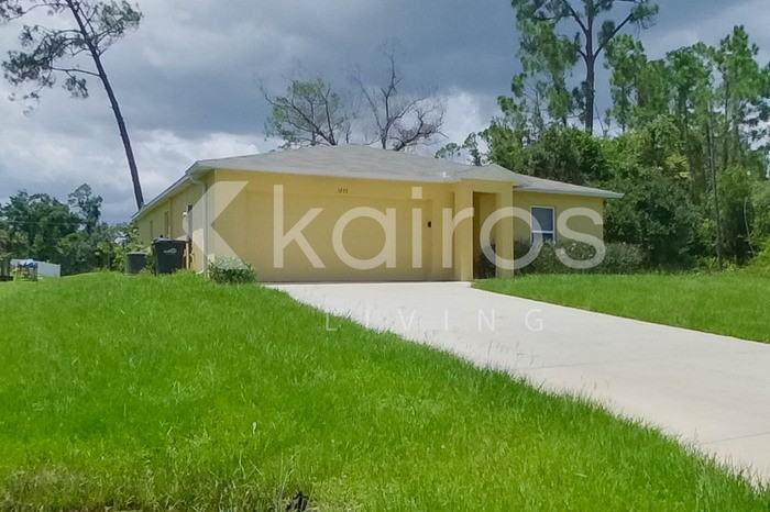 1233 Huntington St - Photo 2 of 28