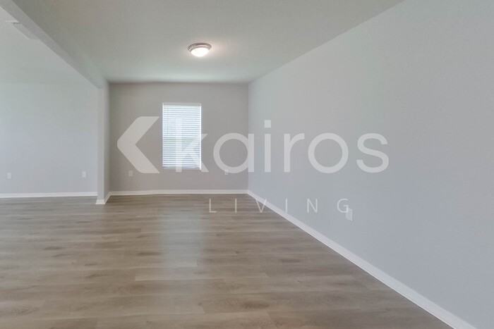 1233 Huntington St - Photo 5 of 28