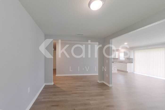 1233 Huntington St - Photo 6 of 28