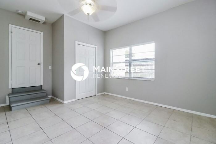 4114 W Arch St - Photo 6 of 15