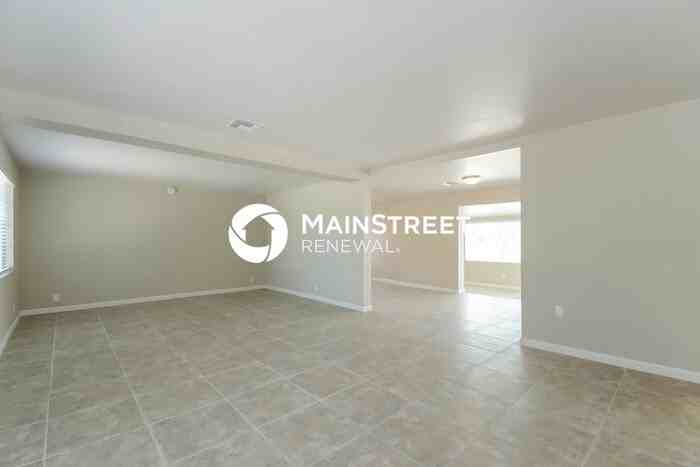 4702 E Cecelia St - Photo 3 of 16