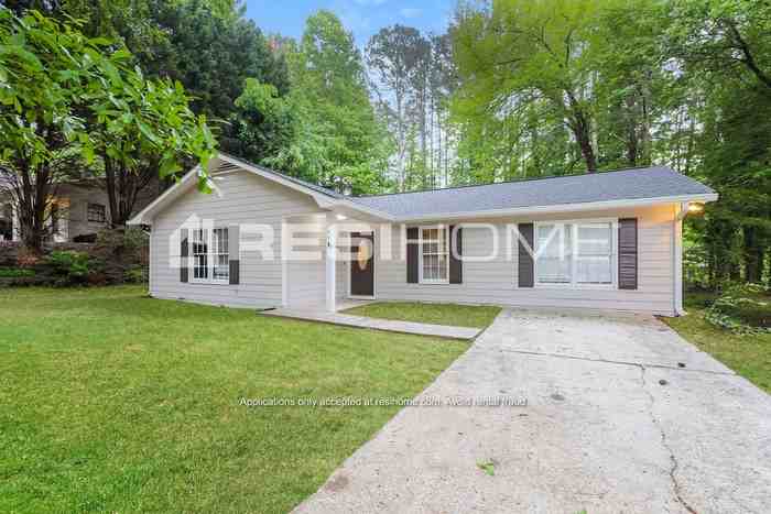 858 Bartow Ct - Photo 2 of 16