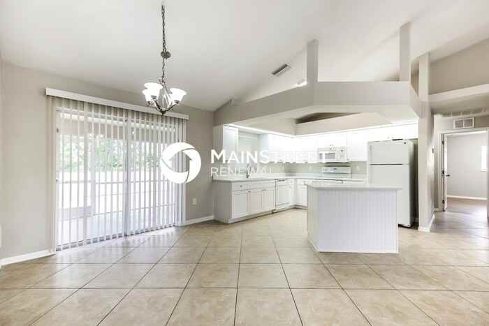 1056 Summa Blvd - Photo 4 of 16