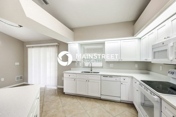 1056 Summa Blvd - Photo 6 of 16