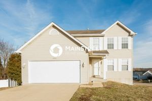 featured image of 2303 Pond Ct