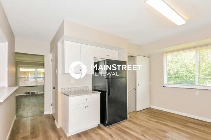 1120 Spring Valley Drive - Photo 6 of 17