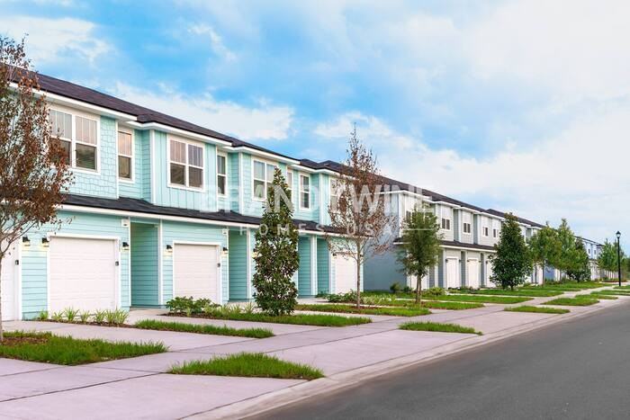 493 Matilda Ln - Photo 2 of 43