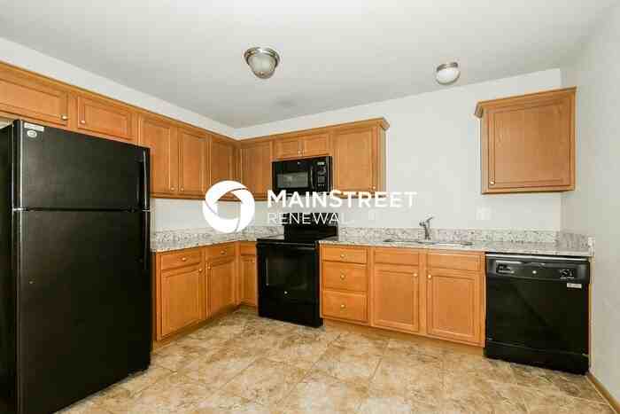 210 Palmer Ct - Photo 5 of 20