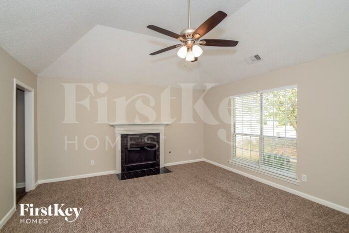 125 Cedar Bend Dr - Photo 2 of 18